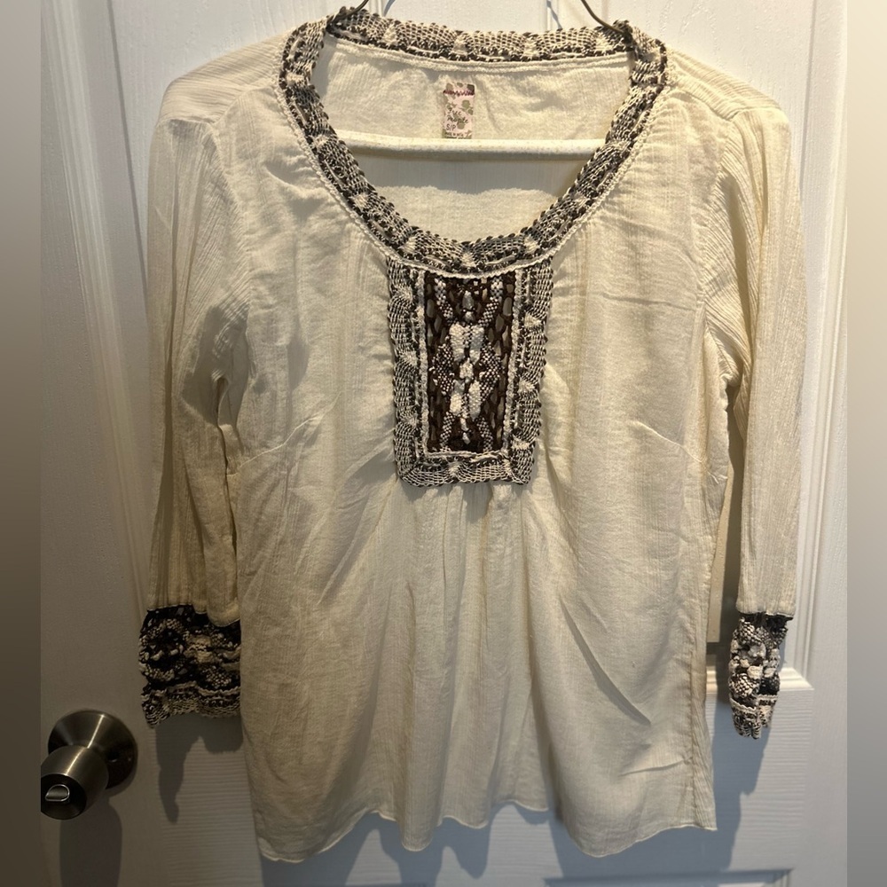 Free People Ivory 3/4 Sleeve  BOHO Embroidery Peasant Blouse Top Size Small